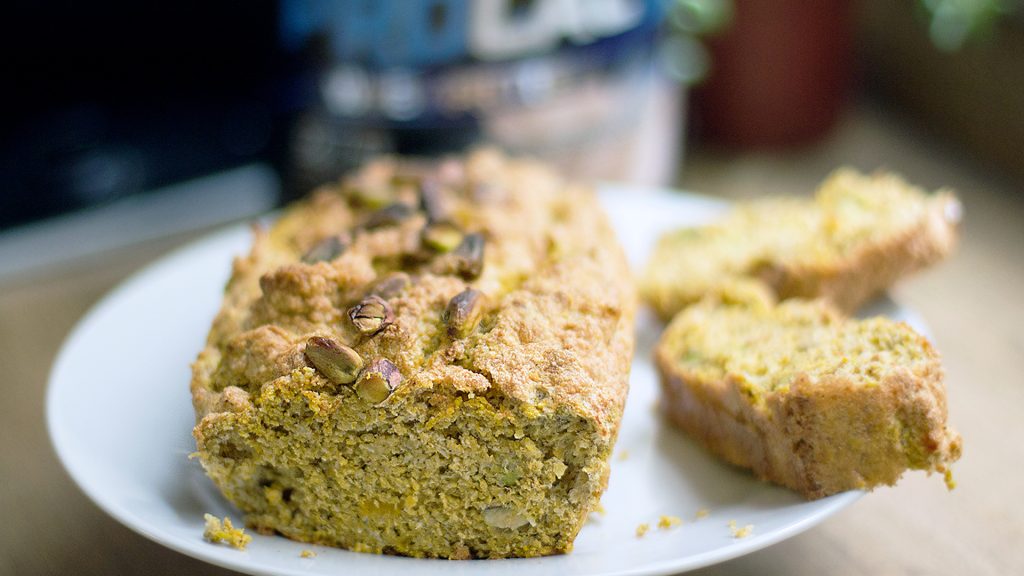 BUDÍN PROTEICO DE CALABAZA CON PISTACHOS