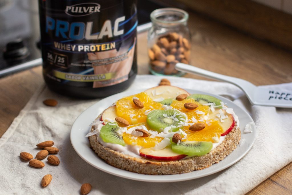 PIZZA DULCE PROTEICA CON FRUTAS